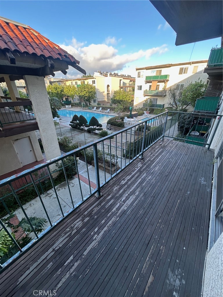 https://media.crmls.org/medias/9ae7c5b8-152b-4d40-a55f-14798a1438a2.jpg?preset=X-Large