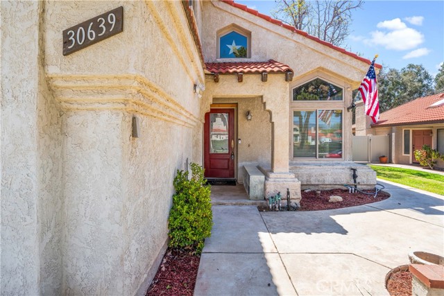 Detail Gallery Image 2 of 30 For 30639 3rd Ave, Redlands,  CA 92374 - 4 Beds | 2/1 Baths