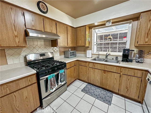 260 E Oasis Street, Blythe CA: https://media.crmls.org/medias/9ae9d333-58c3-49e1-a359-daf354fabfee.jpg