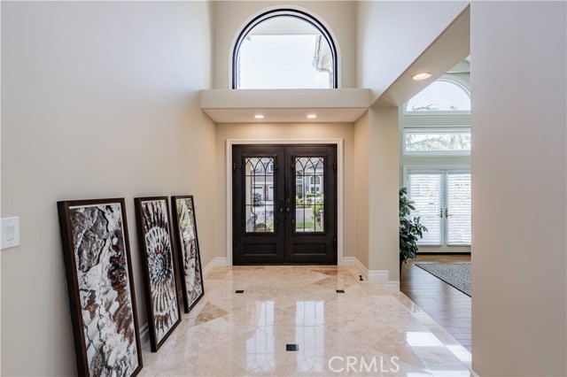 6561 Horseshoe Lane, Huntington Beach CA: https://media.crmls.org/medias/9aeafaa9-eb97-4628-a215-afa4cd1de622.jpg