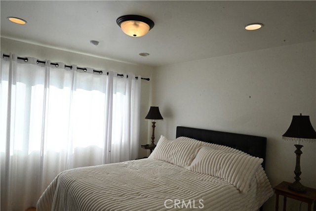 Detail Gallery Image 16 of 26 For 4836 Swinton Ave, Encino,  CA 91436 - 4 Beds | 3 Baths