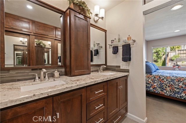 Detail Gallery Image 33 of 55 For 15845 Rosehaven, Canyon Country,  CA 91387 - 4 Beds | 3 Baths