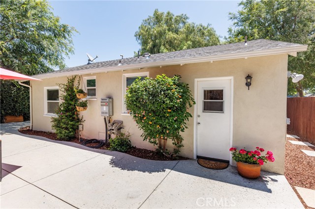 7441 Sylvia Avenue, Reseda CA: https://media.crmls.org/medias/9aebcf4a-8c3d-4a96-be75-c2439d8d5aa6.jpg