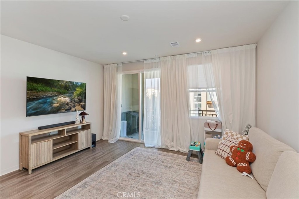 MLS #IV25267052 image #10