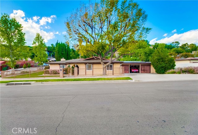 Detail Gallery Image 1 of 60 For 7939 Ellenbogen St, Sunland,  CA 91040 - 4 Beds | 2 Baths