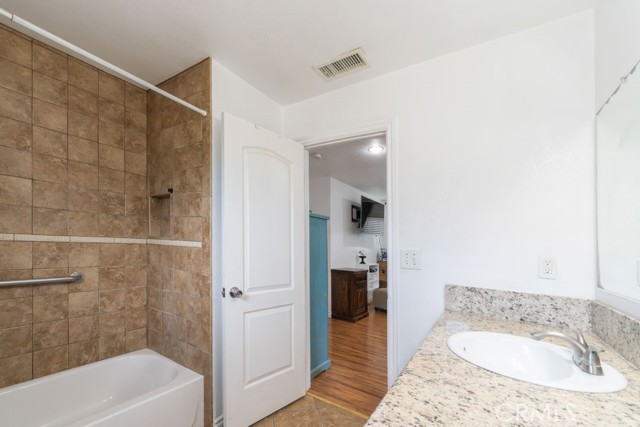 Detail Gallery Image 25 of 41 For 1656 E 63rd, Long Beach,  CA 90805 - 3 Beds | 2 Baths