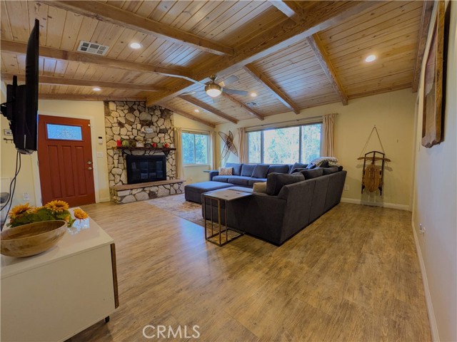 693 Knight Avenue, Big Bear Lake CA: https://media.crmls.org/medias/9aed7aa8-6ce5-4ea1-bc0e-63905b787121.jpg
