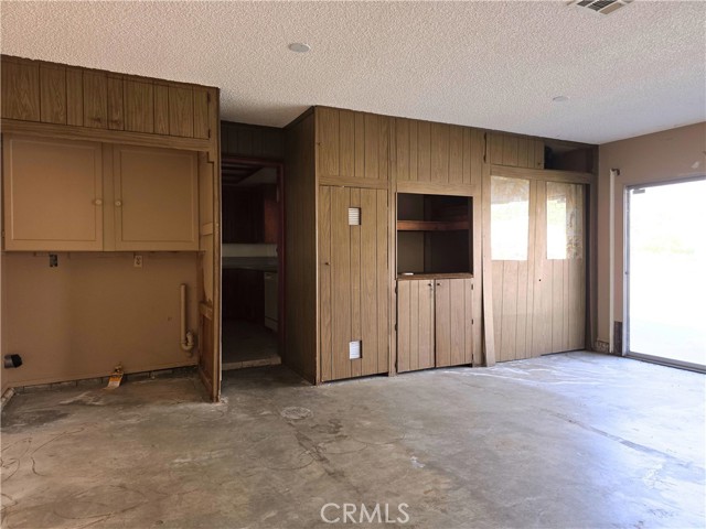 Detail Gallery Image 16 of 33 For 25845 Holly Vista, San Bernardino,  CA 92404 - 3 Beds | 2 Baths