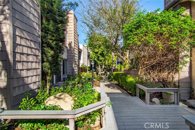 Detail Gallery Image 21 of 24 For 18316 Hatteras #27,  Tarzana,  CA 91356 - 2 Beds | 2 Baths