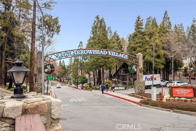 513 W Victoria Court, Lake Arrowhead CA: https://media.crmls.org/medias/9aefa1e7-dc45-4efd-b935-964093bc19b5.jpg