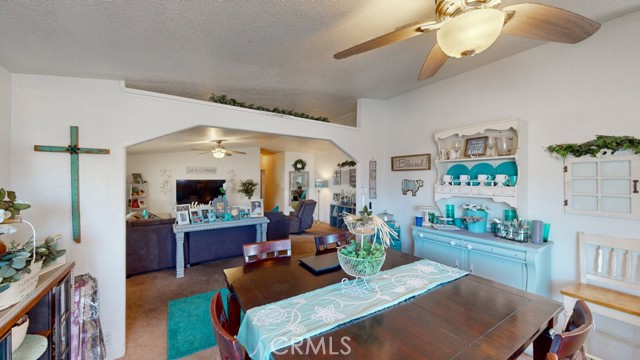 Detail Gallery Image 14 of 26 For 14000 El Evado Rd #56,  Victorville,  CA 92392 - 3 Beds | 2 Baths