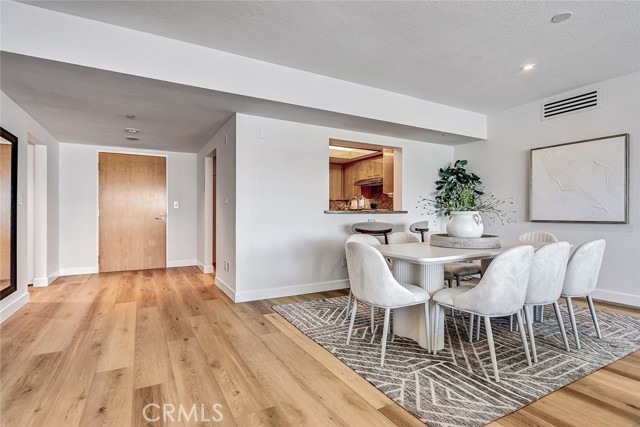 Detail Gallery Image 12 of 55 For 13600 Marina Pointe Dr #905,  Marina Del Rey,  CA 90292 - 2 Beds | 2/1 Baths