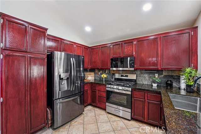 Detail Gallery Image 6 of 25 For 15120 Ironwood St, Lake Elsinore,  CA 92530 - 3 Beds | 2 Baths