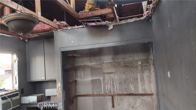 Detail Gallery Image 11 of 16 For 8920 Summerwood, Fontana,  CA 92335 - 3 Beds | 2/1 Baths