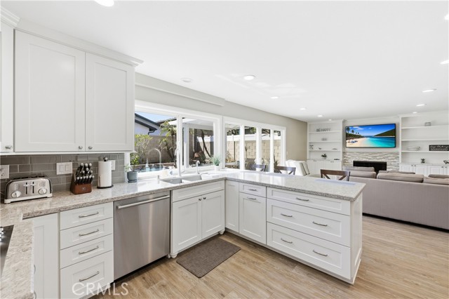 Detail Gallery Image 17 of 57 For 4208 Birchwood, Seal Beach,  CA 90740 - 4 Beds | 3 Baths