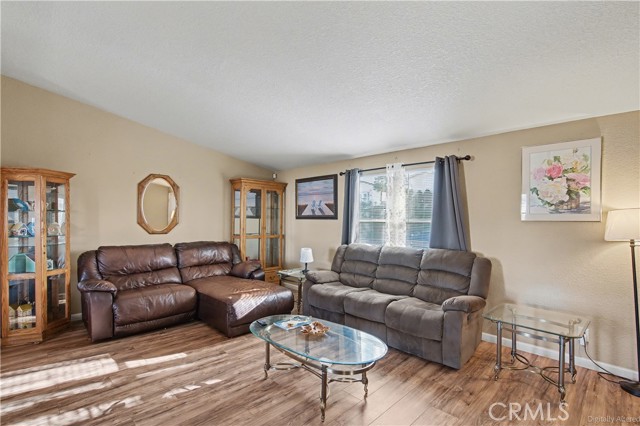 Detail Gallery Image 11 of 28 For 641 Dove Dr, Perris,  CA 92570 - 3 Beds | 2 Baths