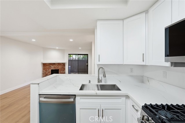 Detail Gallery Image 13 of 31 For 15511 Sherman Way #19,  Van Nuys,  CA 91406 - 1 Beds | 1 Baths