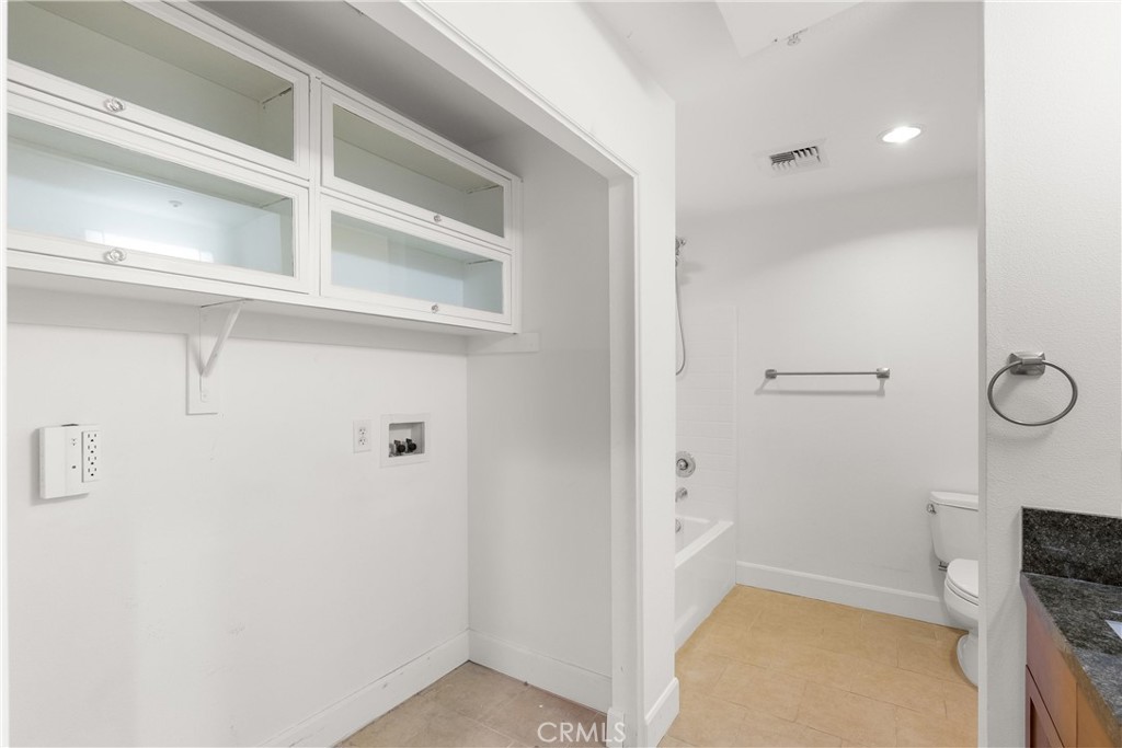 MLS #OC25242083 image #15