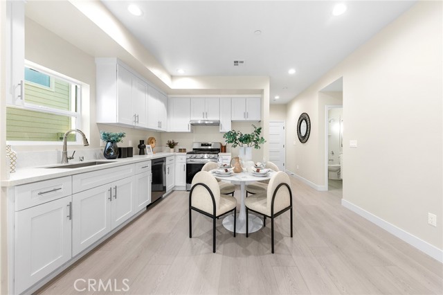 Detail Gallery Image 13 of 60 For 640 W Grand Ave, Pomona,  CA 91766 - 4 Beds | 3 Baths