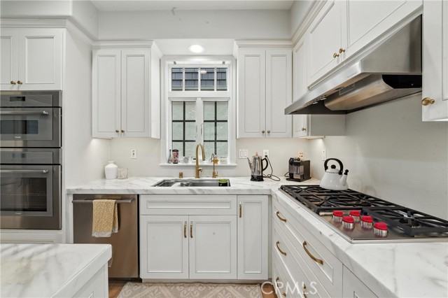 Detail Gallery Image 21 of 54 For 2616 Bungalow Pl, Corona Del Mar,  CA 92625 - 2 Beds | 2/1 Baths