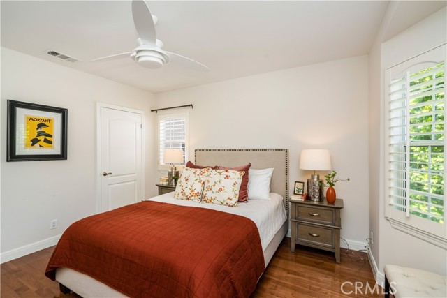 Detail Gallery Image 17 of 35 For 15229 Camarillo St, Sherman Oaks,  CA 91403 - 3 Beds | 2 Baths