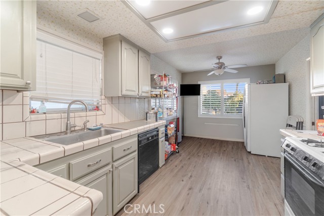 Detail Gallery Image 7 of 26 For 243 S Hanford, San Pedro,  CA 90732 - 3 Beds | 2 Baths