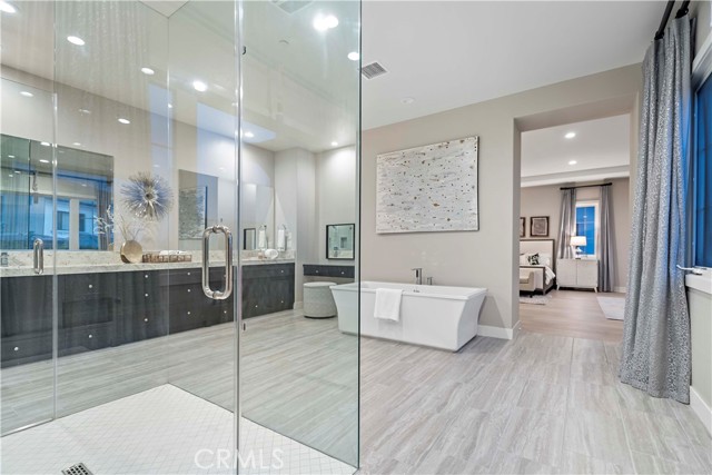 Detail Gallery Image 27 of 36 For 115 Interstellar, Irvine,  CA 92618 - 5 Beds | 5/1 Baths