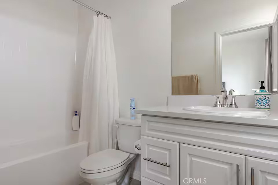 https://media.crmls.org/medias/9af91600-f3cc-4306-9bfe-a96fd96f8499.jpg?preset=X-Large