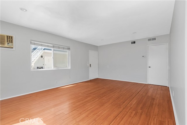 117 S Ivy Avenue, Monrovia CA: https://media.crmls.org/medias/9af98f9d-c873-4021-9f74-ee98f04fd06b.jpg