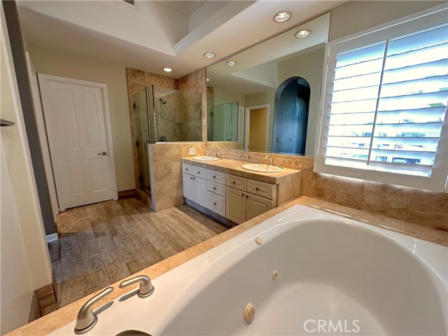 Detail Gallery Image 14 of 24 For 2020 Santa Ana Ave #G,  Costa Mesa,  CA 92627 - 3 Beds | 2/1 Baths