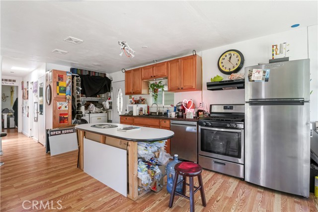 Detail Gallery Image 3 of 20 For 4201 Topanga Canyon Bld #189,  Woodland Hills,  CA 91364 - 2 Beds | 2/1 Baths