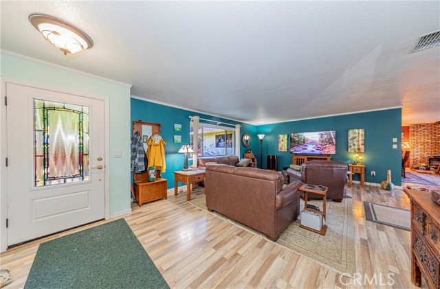 Detail Gallery Image 5 of 74 For 40733 Big Oak Flat, Oakhurst,  CA 93644 - 3 Beds | 2 Baths