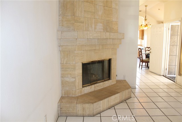 Detail Gallery Image 11 of 26 For 14549 Southwood Dr, Fontana,  CA 92337 - 3 Beds | 2 Baths
