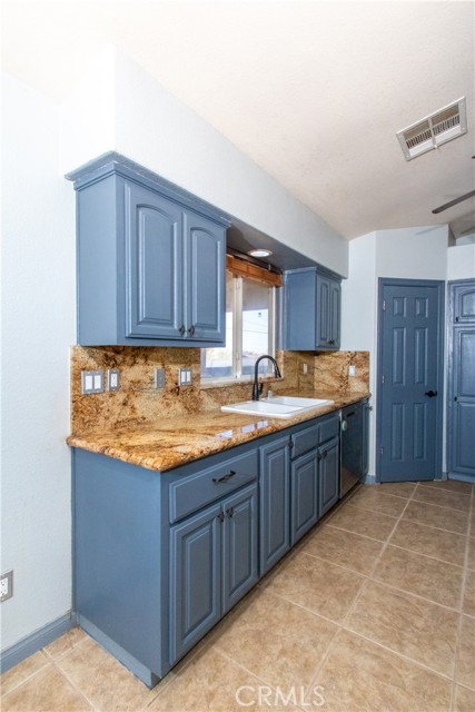 Detail Gallery Image 9 of 38 For 58192 Yucca Trl, Yucca Valley,  CA 92284 - 3 Beds | 2 Baths