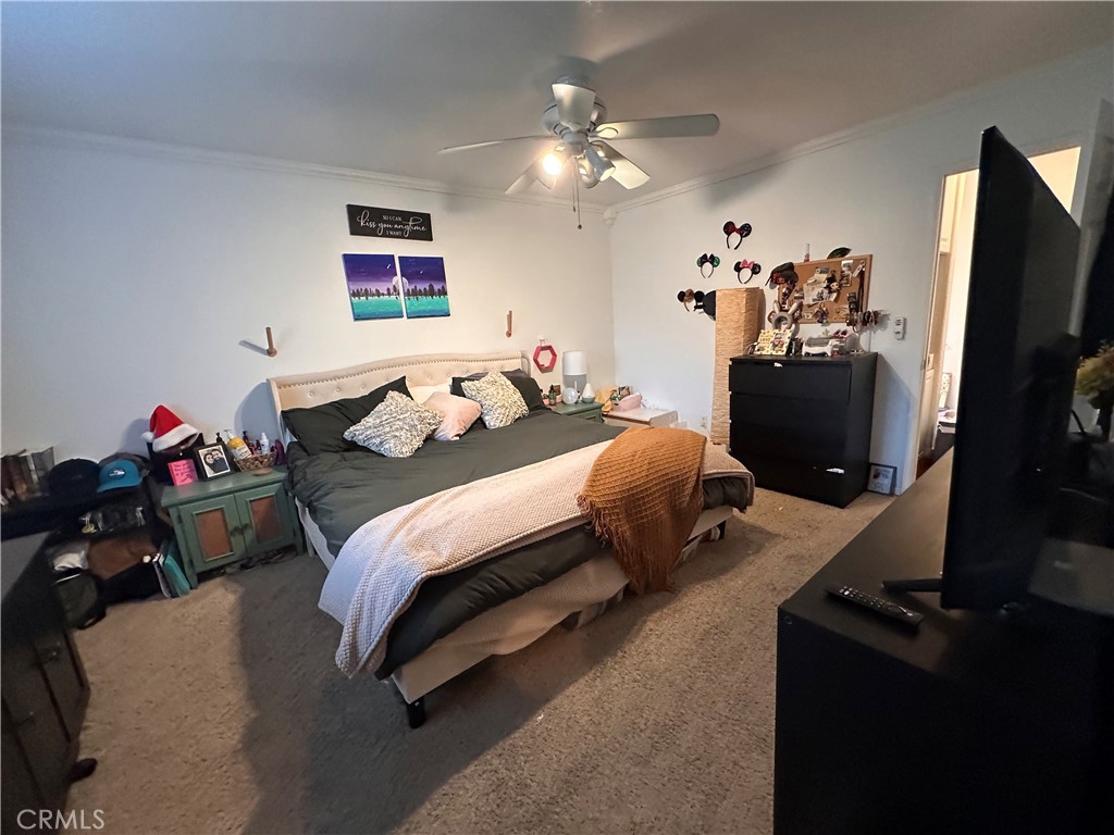 https://media.crmls.org/medias/9afceb0b-5621-4f41-a3bb-476ecc78d7c7.jpg?preset=X-Large