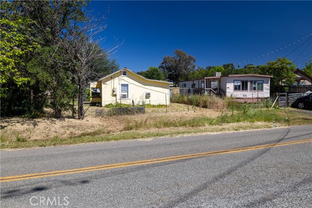 Detail Gallery Image 5 of 15 For 4801 4805 Baggett Marysville Rd, Oroville,  CA 95966 - 5 Beds | 2/1 Baths