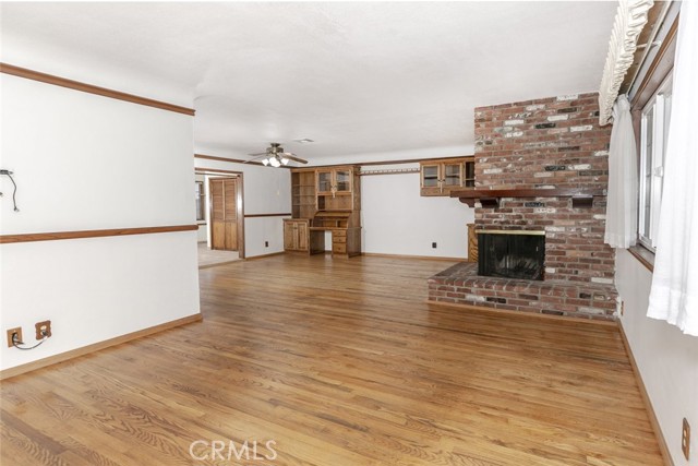 835 N Lincoln Street, Burbank CA: https://media.crmls.org/medias/9afcf1f3-07f4-42a8-8186-0f0dd31e590b.jpg