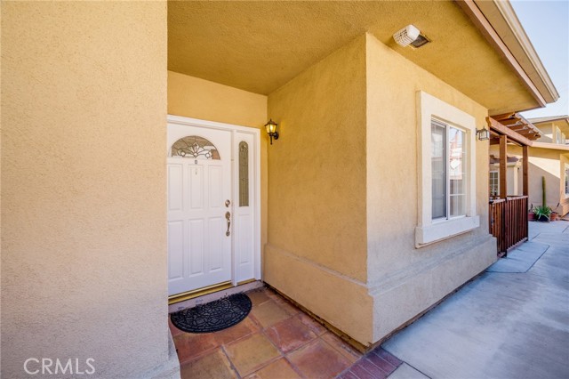 Detail Gallery Image 2 of 24 For 1011 Thompson Ave a,  Glendale,  CA 91201 - 3 Beds | 2/1 Baths