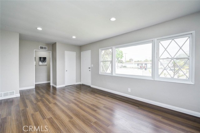 538 S Raitt Street, Santa Ana CA: https://media.crmls.org/medias/9afe00e7-bbf6-41c9-8508-145a4ef59ffc.jpg