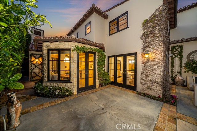 Detail Gallery Image 57 of 66 For 110 via Trieste, Newport Beach,  CA 92663 - 5 Beds | 5/1 Baths