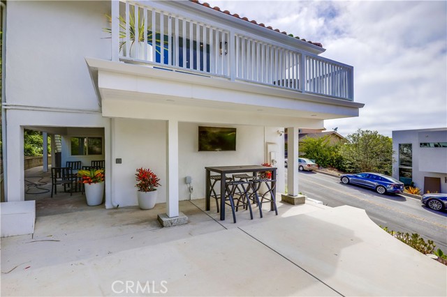 605 E Avenida San Juan, San Clemente CA: https://media.crmls.org/medias/9affd306-9d08-48e9-819f-116d820ec619.jpg