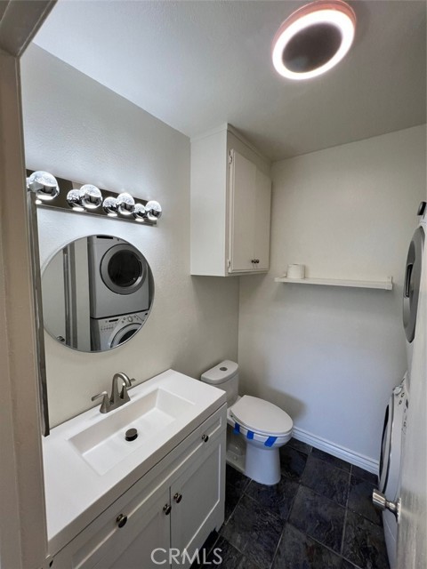 Detail Gallery Image 8 of 16 For 5840 Benner St #302,  Los Angeles,  CA 90042 - 2 Beds | 2 Baths