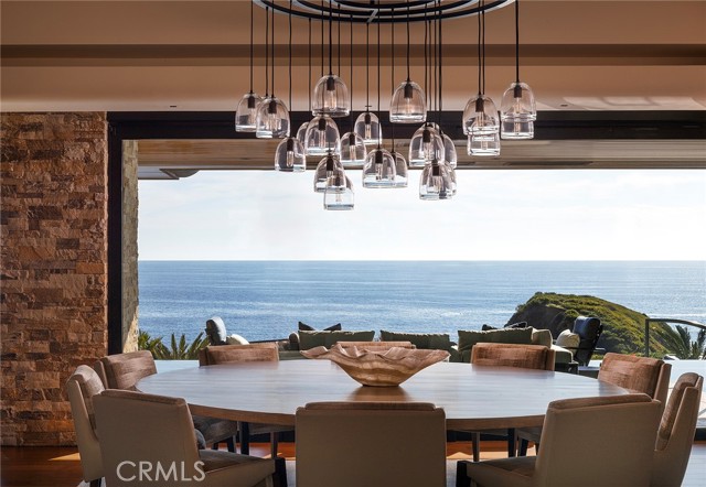 Detail Gallery Image 13 of 42 For 2526 Riviera Dr, Laguna Beach,  CA 92651 - 4 Beds | 5/2 Baths