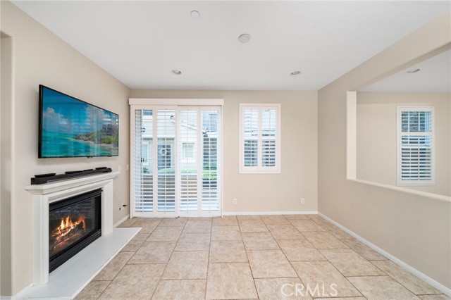 Detail Gallery Image 11 of 36 For 12500 Castelo Ln, Corona,  CA 91752 - 4 Beds | 2/1 Baths