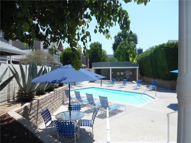 Detail Gallery Image 5 of 28 For 1806 Rory Ln #9,  Simi Valley,  CA 93063 - 2 Beds | 2/1 Baths