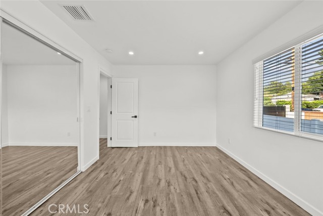 4718 La Crescenta Avenue, La Crescenta CA: https://media.crmls.org/medias/9b031655-586d-4a2d-94d9-12bd209ea07c.jpg