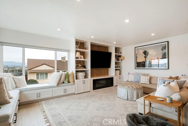 Detail Gallery Image 10 of 48 For 4028 Don Diablo, Los Angeles,  CA 90008 - 3 Beds | 2 Baths