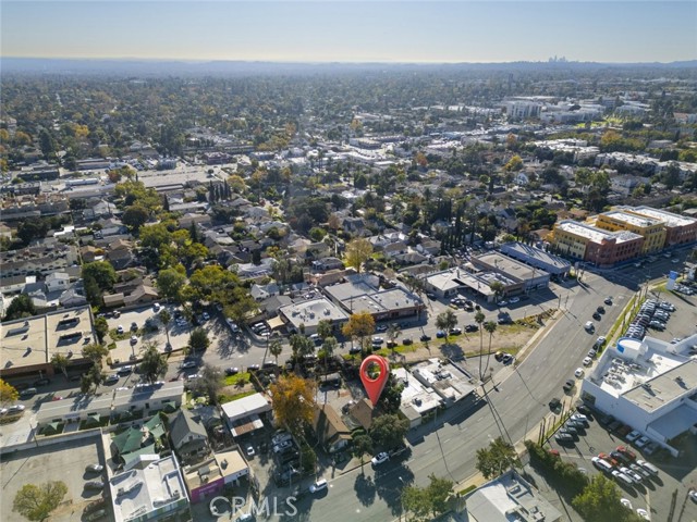 2006 E Foothill Boulevard, Pasadena CA: https://media.crmls.org/medias/9b045a01-d658-45b8-8b35-0d732cf4b216.jpg
