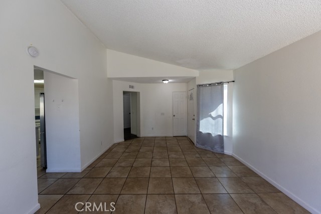 Detail Gallery Image 10 of 15 For 37719 Nantucket Dr, Palmdale,  CA 93550 - 3 Beds | 2 Baths