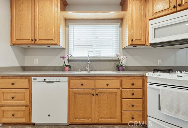 Detail Gallery Image 22 of 74 For 5346 E Flagstone St, Long Beach,  CA 90808 - 4 Beds | 3 Baths